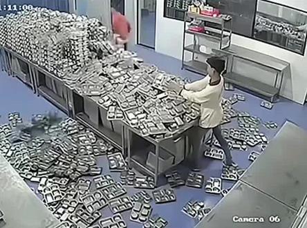 幸亏有监控，要不然说不清楚