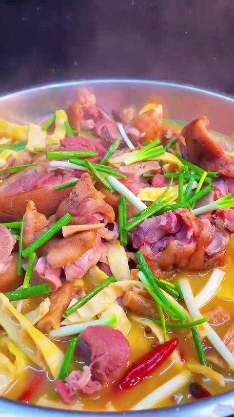 #藏在街头巷尾的土家烟火味#来巴东玩的朋友，这些美食真的不能错过呀