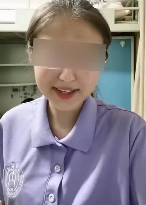 四川某大学，女大学生炫耀人生第一次遇到外国留学生。还互相加为好友，畅聊一晚上。这到底是哪里出了问题
