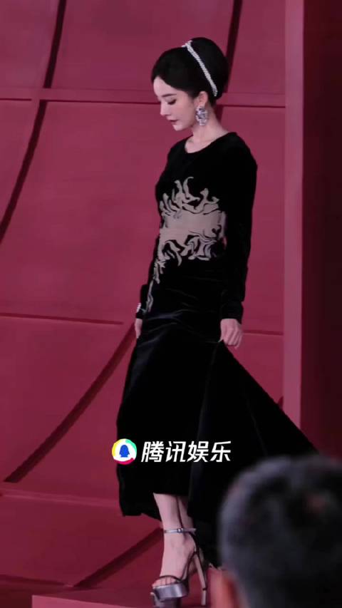 #杨幂 旷野女王#杨幂芭莎盛典亚洲红毯出场