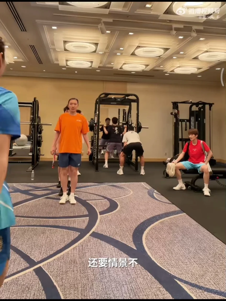 看凡姐的vlog全程就是哈哈哈哈哈哈哈