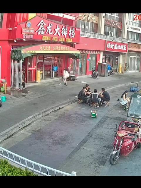 那大哥一路看着她都惊呆了