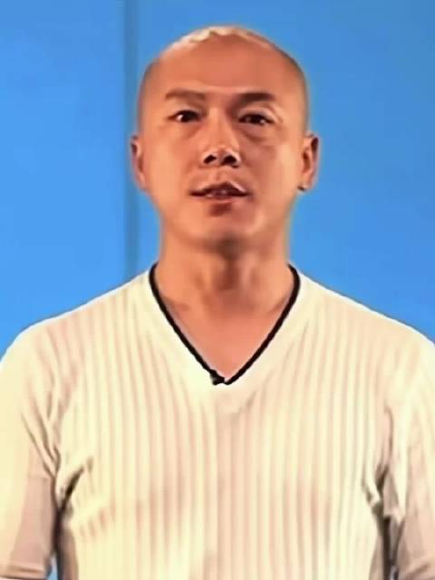 #刘昊然[超话]##闪身步#  那我必须要说了，[doge] 原梗素材是北舞教学视频， 所以刘昊然是