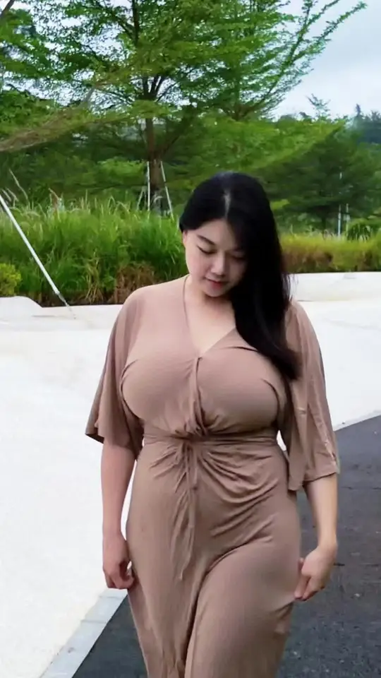 肉肉女生穿搭
