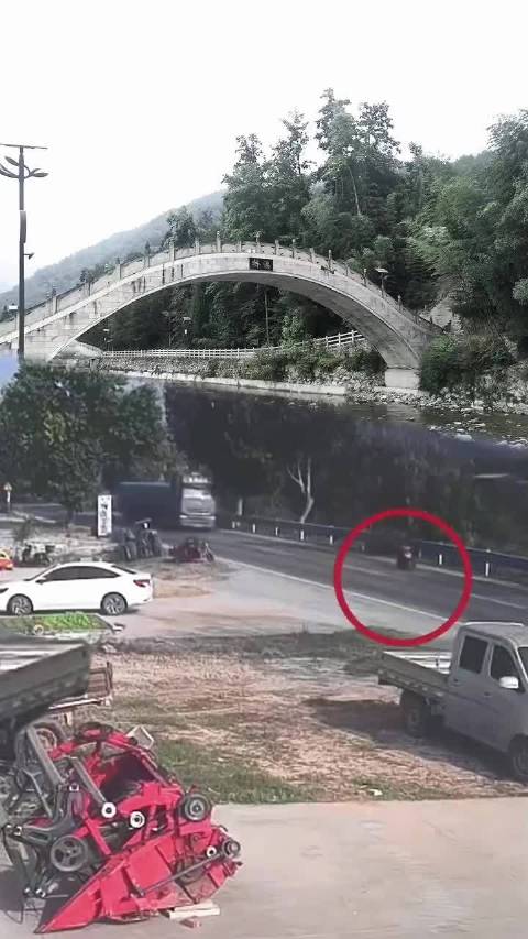 当横行霸道的人遇到良心司机  ​​​