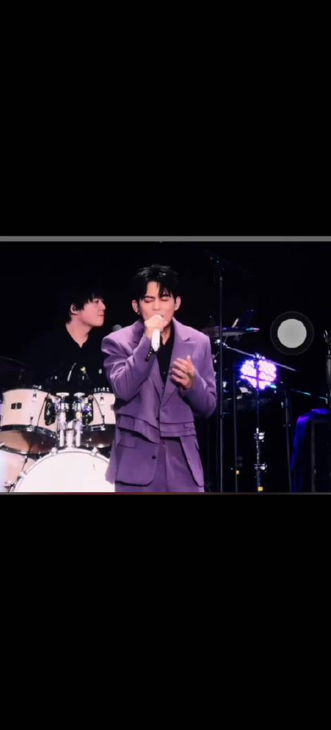 #苏醒[超话]##苏醒情歌而已巡回演唱会# “对不起，对了也没什么了不起”世界坏，苏醒好