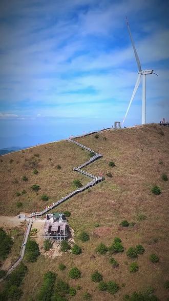 今天趁景区免门票，赶紧去九岭尖打个卡。来都来了，就发点视频吧。明天景区还免门票，想来的赶紧动身