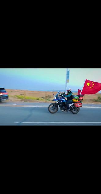 中卫骑摩托