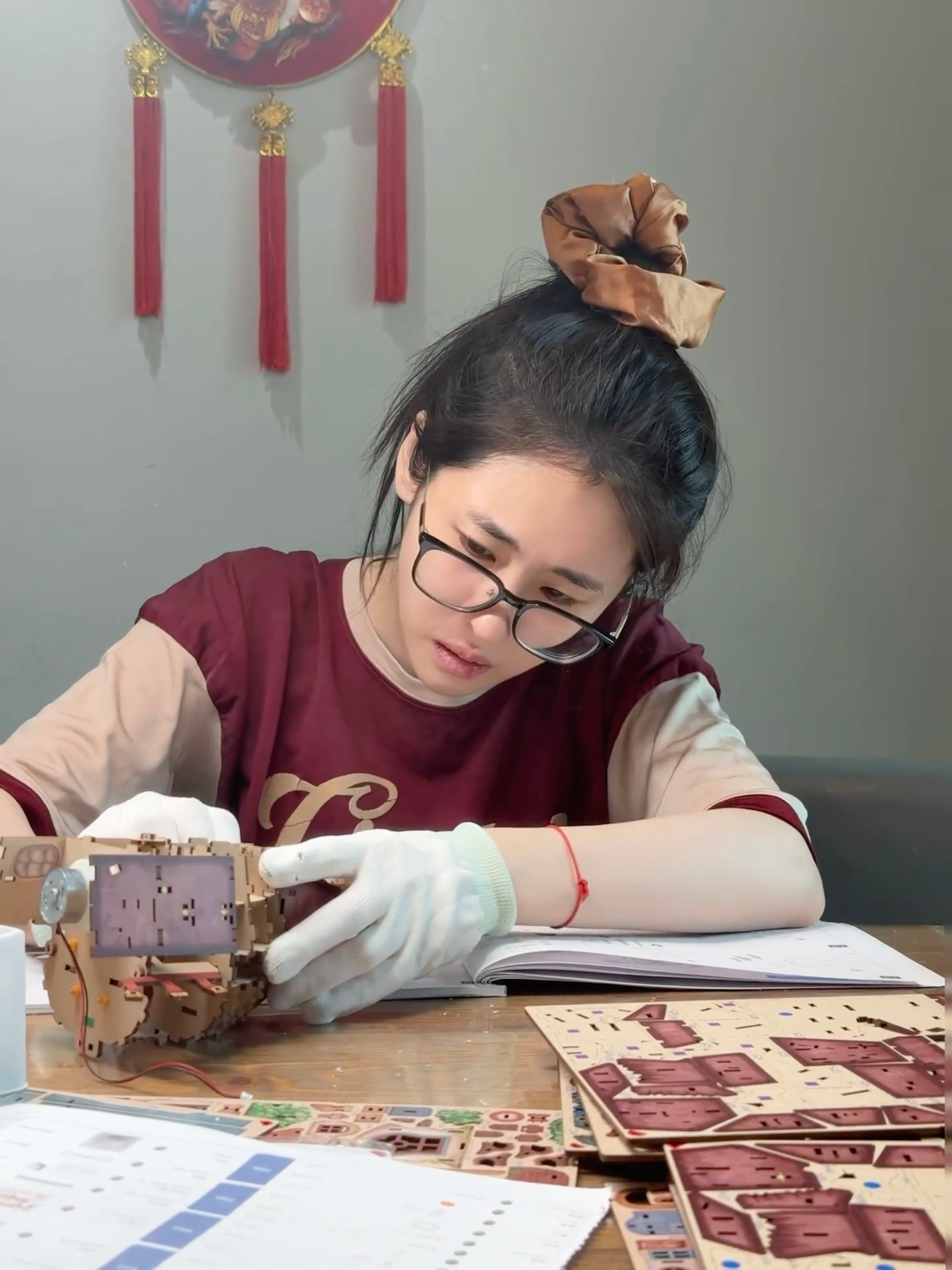 去情人节化七夕古代叫乞巧节，“巧”指女工、手工灵巧，本来就和做手工强绑定，不是现代情人节。 祝愿女孩