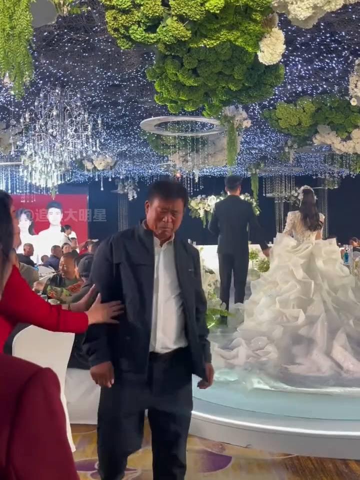 新时代没有奴隶，但有女儿奴