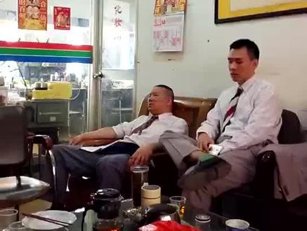 十年前的拍摄花絮，看我们两个这样对词，你知道是七十二家房客的哪一集吗？