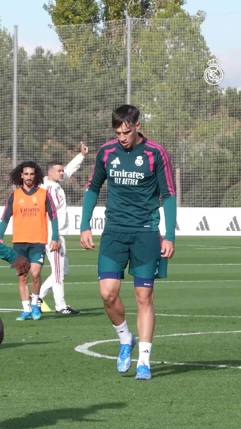 热火朝天，备战进行时🔥为国家德比蓄力💪#皇马[超话]# #halamadrid# #皇马训练#  ​