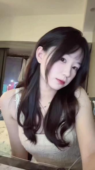 看着你的笑我好像就足够