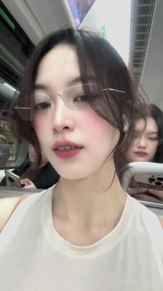 原来我戴无框眼镜也好看