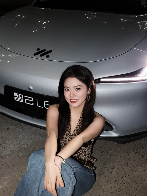 开上梦中情车后 我说就这样美艳下去吧🕶️