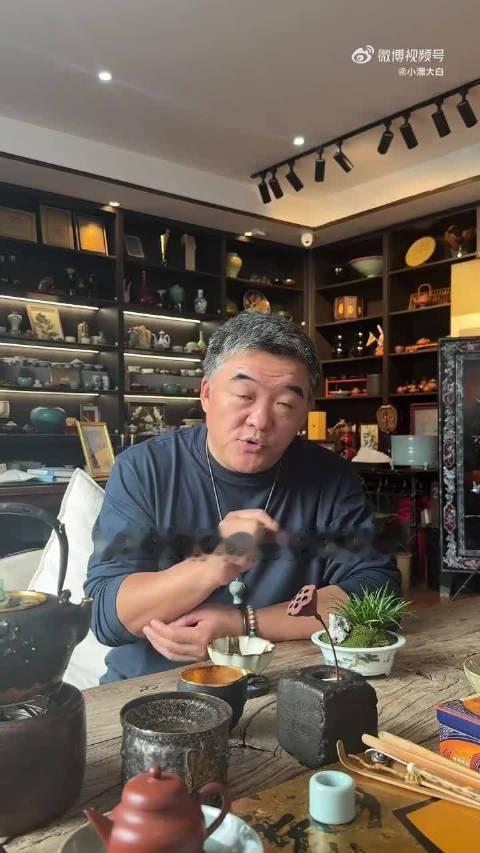 香港佳士得惊现北宋汝窑钵，以往汝窑拍卖动辄数亿，这件完整器却以1000万的“白菜价”成交？懂行的人为