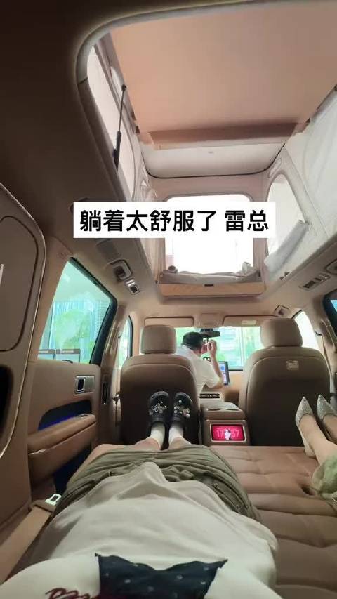 太喜欢了那就拿下它 年轻人的露营车 开到哪里  哪里就是你的露营帐篷  ​​​