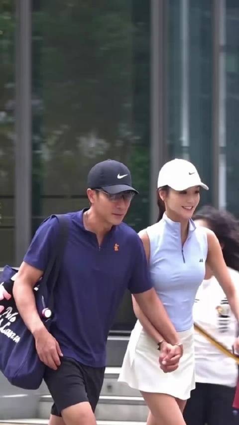 52岁刘恺威承认新恋情，与新女友相处甜蜜 ​