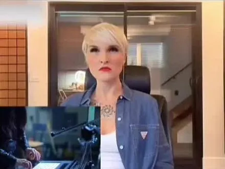 上天卷顾你的才华，大地赋予你的歌喉，雄厚豪迈的嗓音，声声入耳，把文学诗词融入到歌里，把中国的文学诗歌