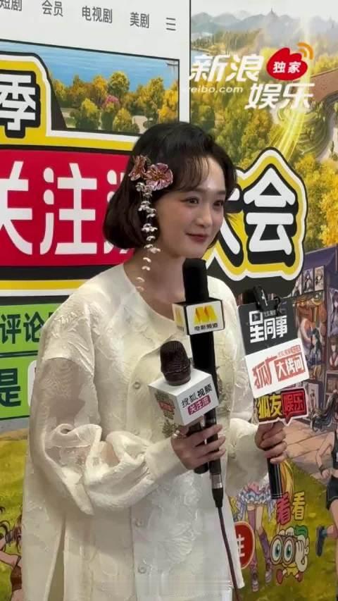 #何泓姗谈和鞠婧祎对戏#看完这段采访深有感触，精彩对手戏从来不是一个人的独角戏