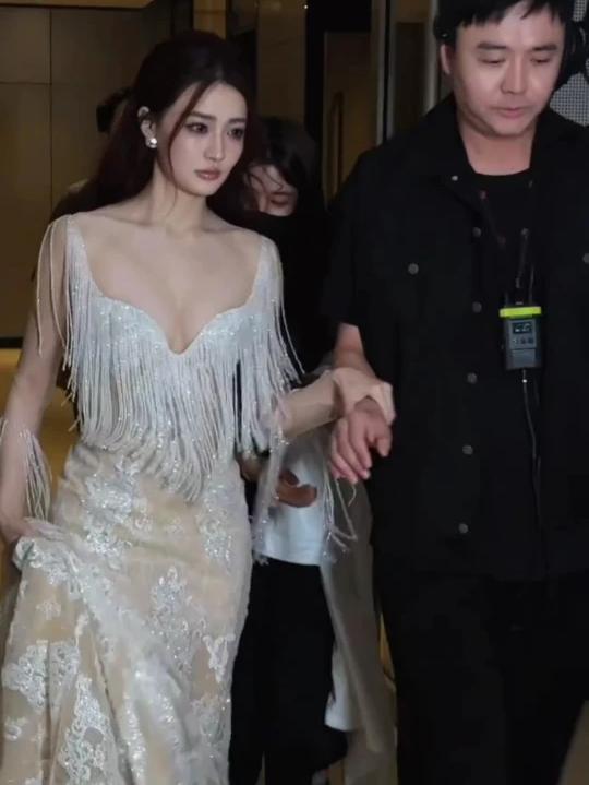 徐璐深v裙好美啊啊啊啊啊