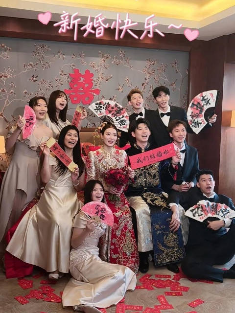 #中国羽毛球队[超话]# 后知后觉，这个刘雨辰黄雅琼结婚的接亲视频里，原来张殊贤一直在边上拍摄记录