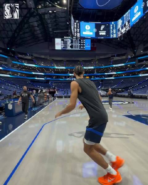 主场热身中 🏠💪#达拉斯独行侠[超话]# ｜#mffl# ｜#独行侠vs马刺#  ​​​