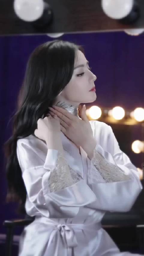 迪丽热巴🫘更新，这个妆化的不错[卡皮巴拉]  ​​​