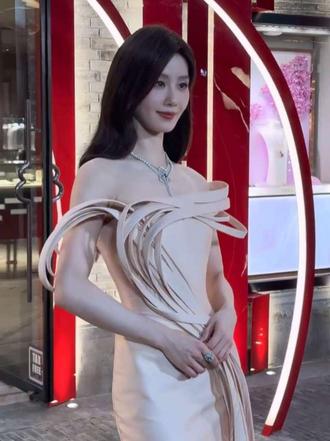 美得让人移不开眼