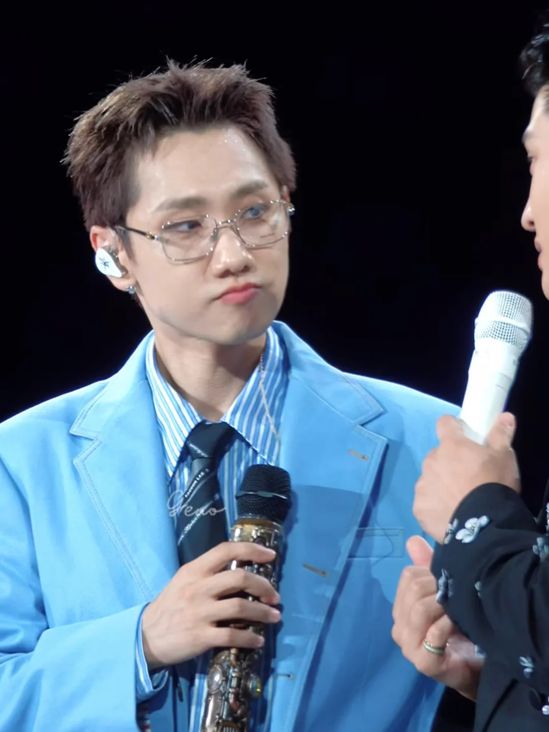 Silence和Eric黏黏糊糊的❤️