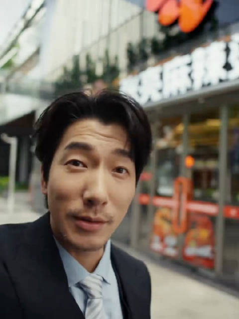 张亮曾起诉张亮麻辣烫索赔180万 如今成为其“一日店长”这是完成世纪大和解了？ ​