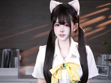 学院风甜系少女穿搭