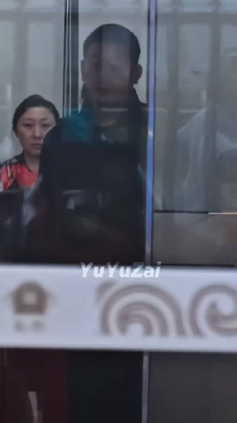 新加坡✈️北京到达恭迎博帝回家[抱一抱]  ​​​