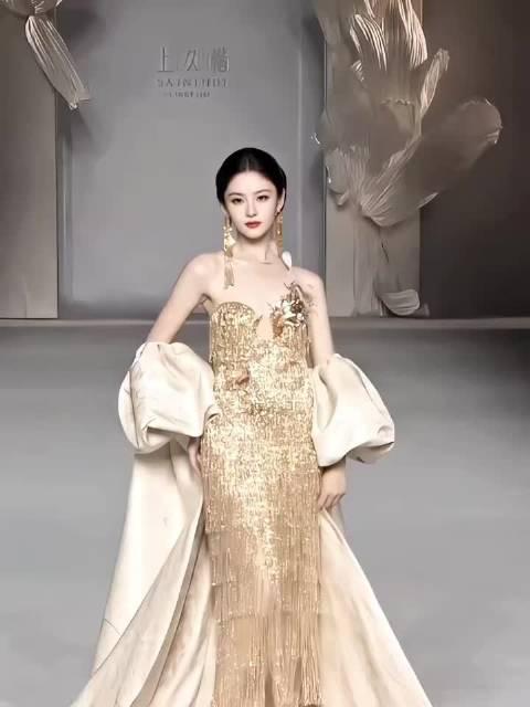 #于正力捧赵晴两年4部剧# 于正这是要复刻白鹿来捧新人了吗，这资源给到顶了，能不能出圈还是要看观众缘