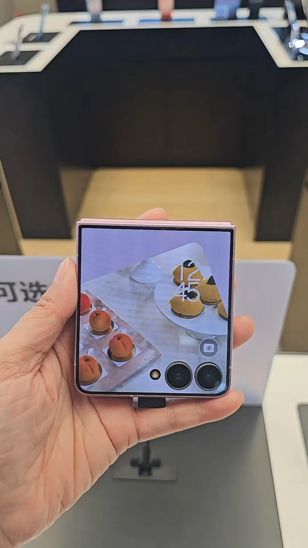 小巧精致，携带方便，掌心折叠设计~三星 Galaxy Z Flip8#三星折叠手