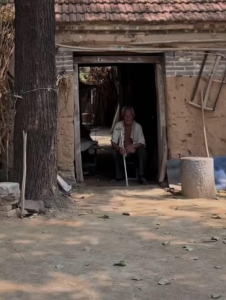 都说侄子伪善，但如果他伪善一辈子呢