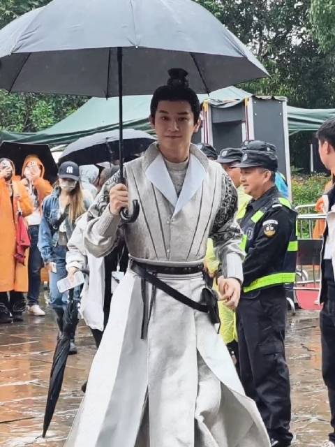 #唐朝诡事录之蜀道开机了# yxw #杨旭文卢凌风#  2026.10.25 杨旭文新剧《唐朝诡事录