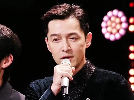 胡歌出席金鹰奖提名表彰典礼