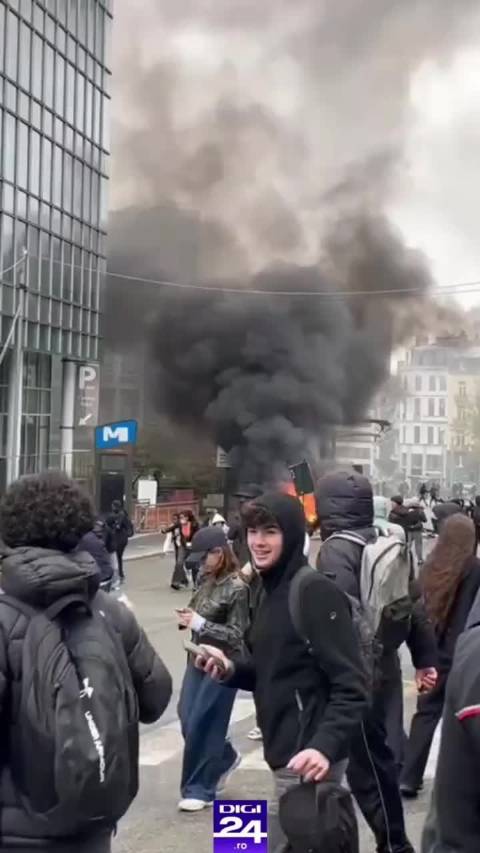 最近欧洲也不太平，欧洲多国爆发示威。 那啥 在国外的中国人不要参与其中 为了自己安全