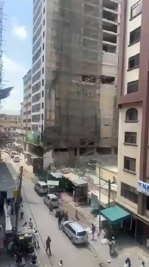 突发: 肯尼亚一座18层正在施工的摩天大楼倒塌，恐造成大量人员伤亡……#海外新鲜事#