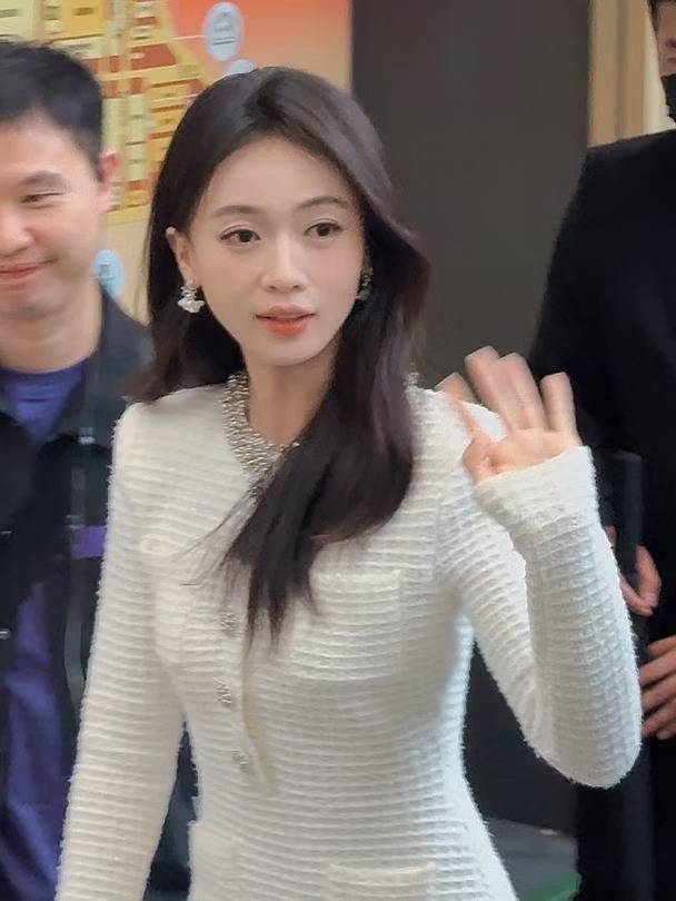 成都东郊记忆偶遇吴谨言