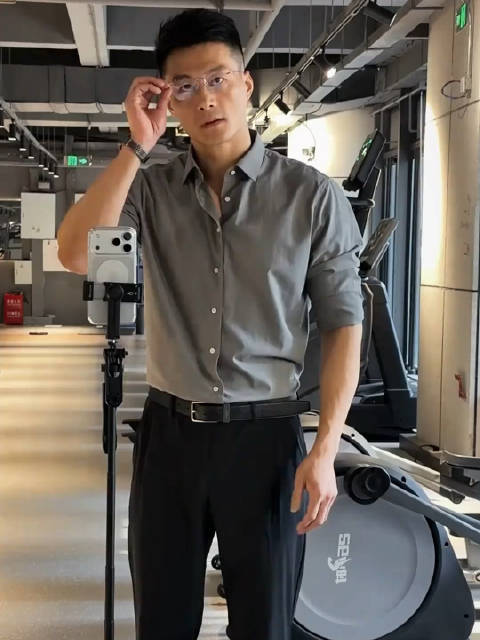 #正装帅给力# 你想要的，山东男人都有 #山东男人##运动打卡##帅给力[超话]#  ​​​