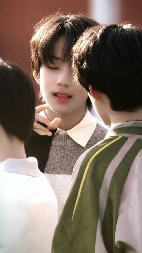 #王橹杰[超话]#  无烟火，无杂尘，只有光和少年.
