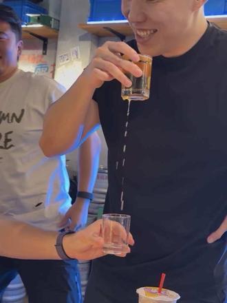 没有一个新人能清醒的离开这里