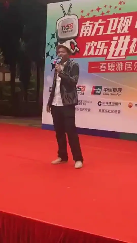 七十二家房客的刘定坚唱歌几好听喔。怀旧视频分享