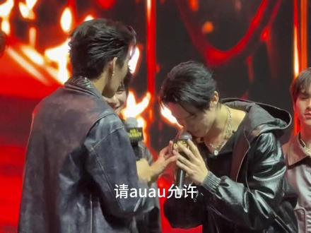 我快笑死了哈哈哈哈第一次看现场版