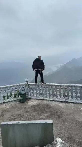 居高临下的感觉就是爽
