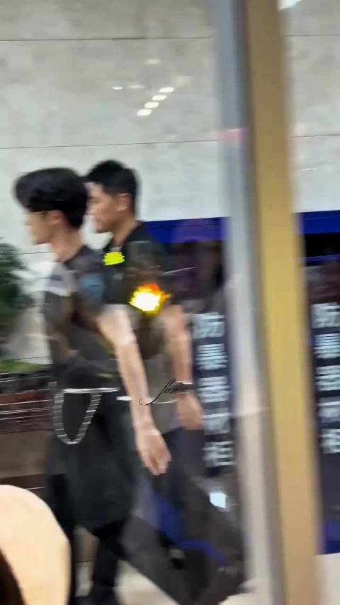 #檀健次三专大事很妙#这张专辑本身讲的是关系，而檀炭的关系也成为这张专辑里非常非常重要的一部分