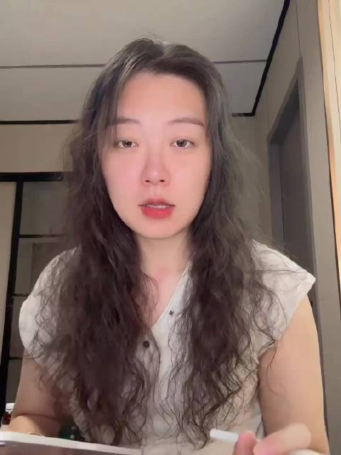 一部剧正式定档之后，宣传期也随之开启，《小城良方》即将开播，宣传阶段有不少细节值得大家留意。面对铺天
