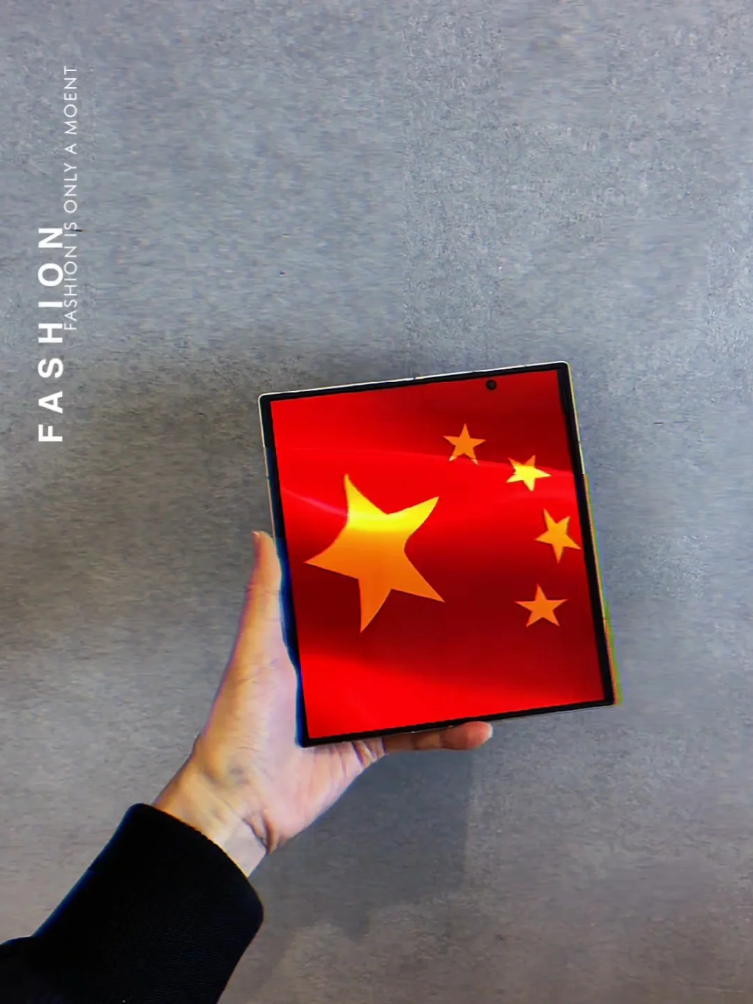 如果信仰有颜色 那一定是中国红#三星手机#心系天下 #三星W26